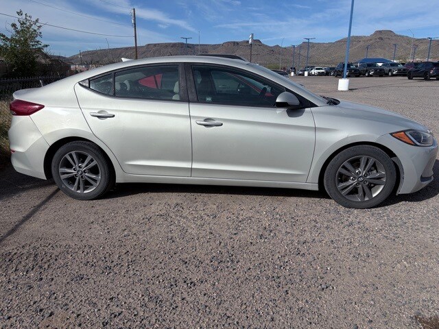 2017 Hyundai Elantra SE Tech Limited photo 2