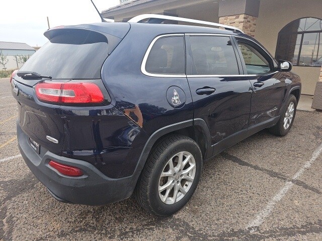 2015 Jeep Cherokee Latitude photo 2