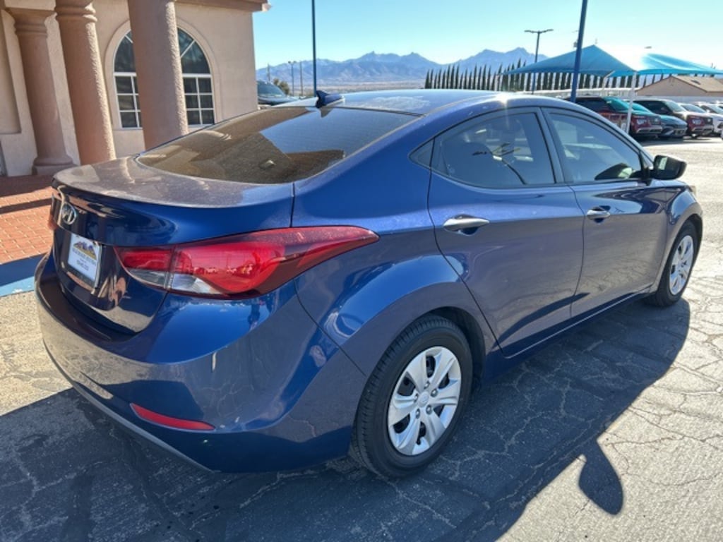 Used 2016 Hyundai Elantra SE Sedan