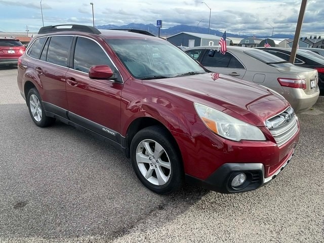 2013 Subaru Outback Premium's photo