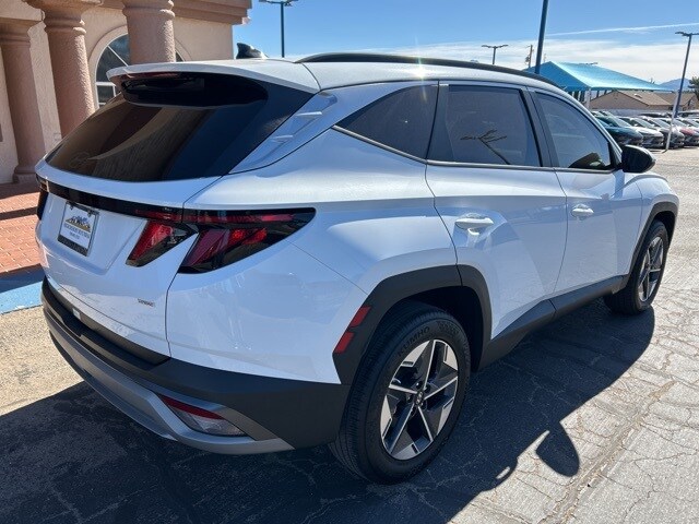 2025 Hyundai Tucson SEL photo 2