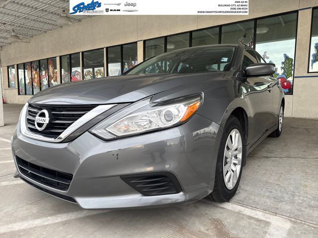2016 Nissan Altima S's photo