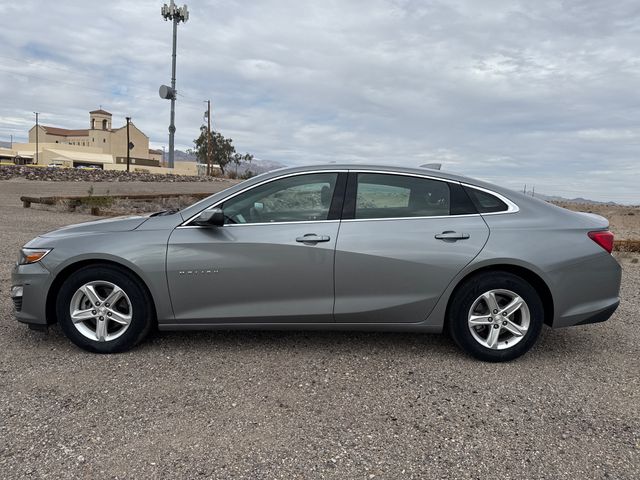 2023 Chevrolet Malibu 1LT photo 2