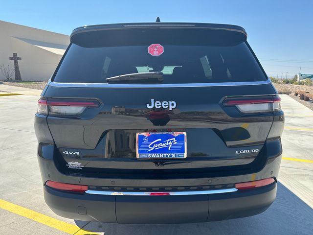 2025 Jeep Grand Cherokee Laredo photo 4