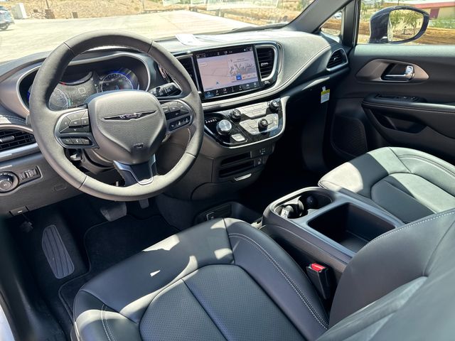 2026 Chrysler Pacifica Select - Photo 10