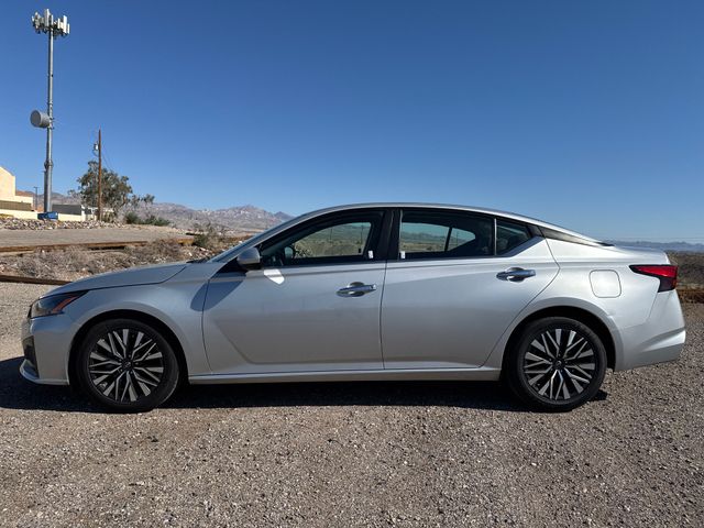 2023 Nissan Altima 2.5 SV photo 2
