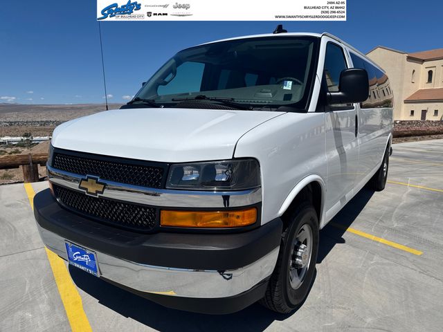 2025 Chevrolet Express 3500 LT Extended's photo