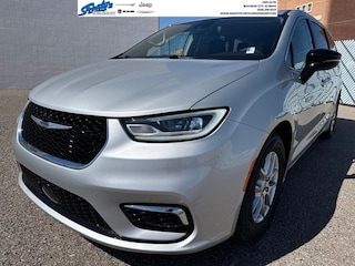 Used 2024 Chrysler Pacifica Touring L Van Passenger Van Bullhead City