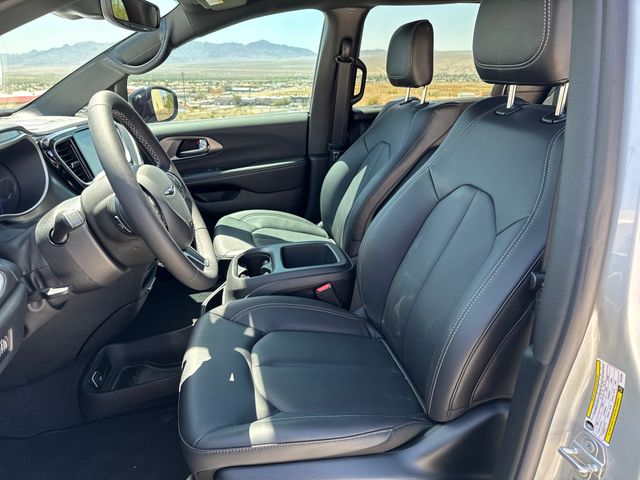 2026 Chrysler Pacifica Select - Photo 8