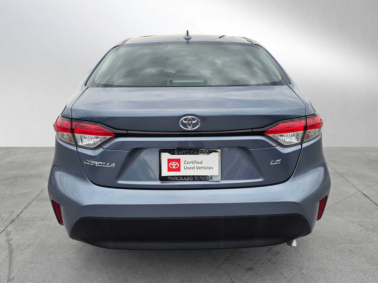 2025 Toyota Corolla LE photo 4