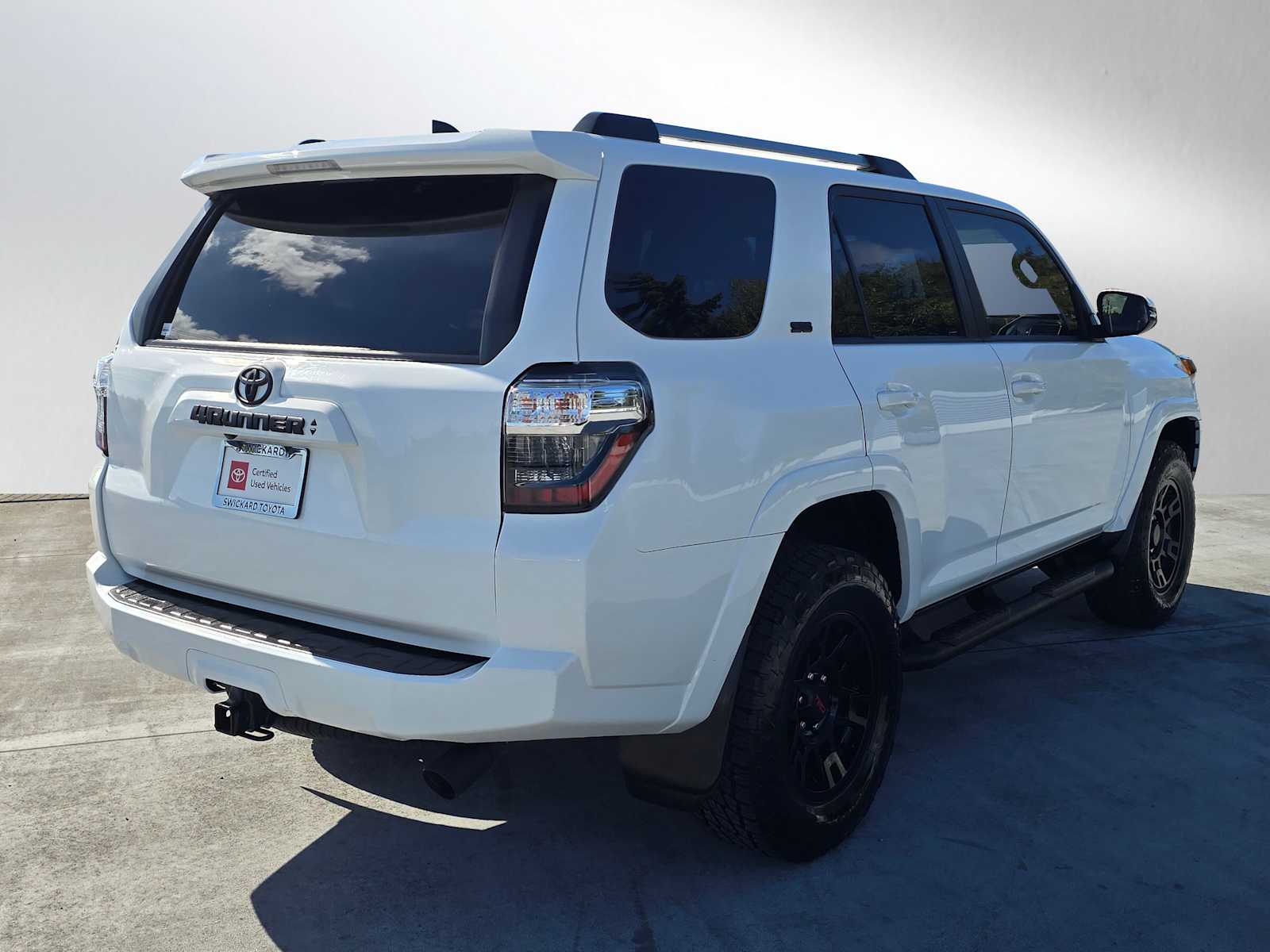 2024 Toyota 4Runner SR5 Premium photo 3