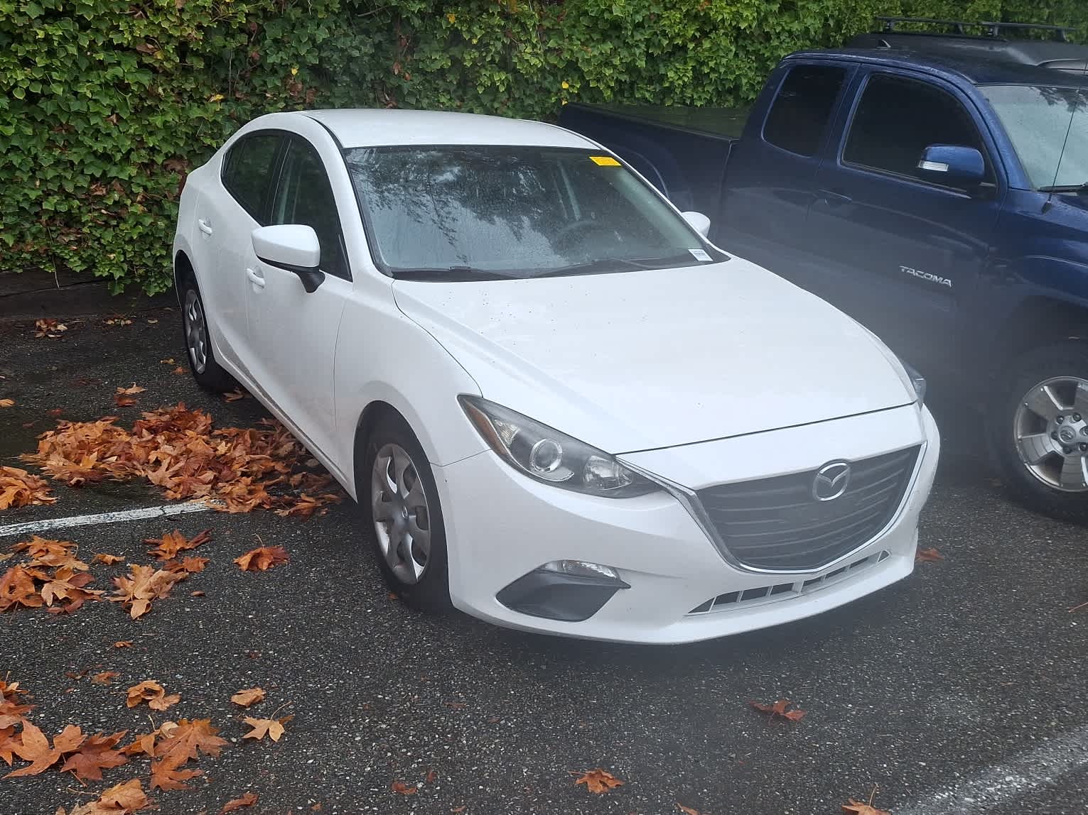 2014 Mazda Mazda3 i Sport Sedan photo 2