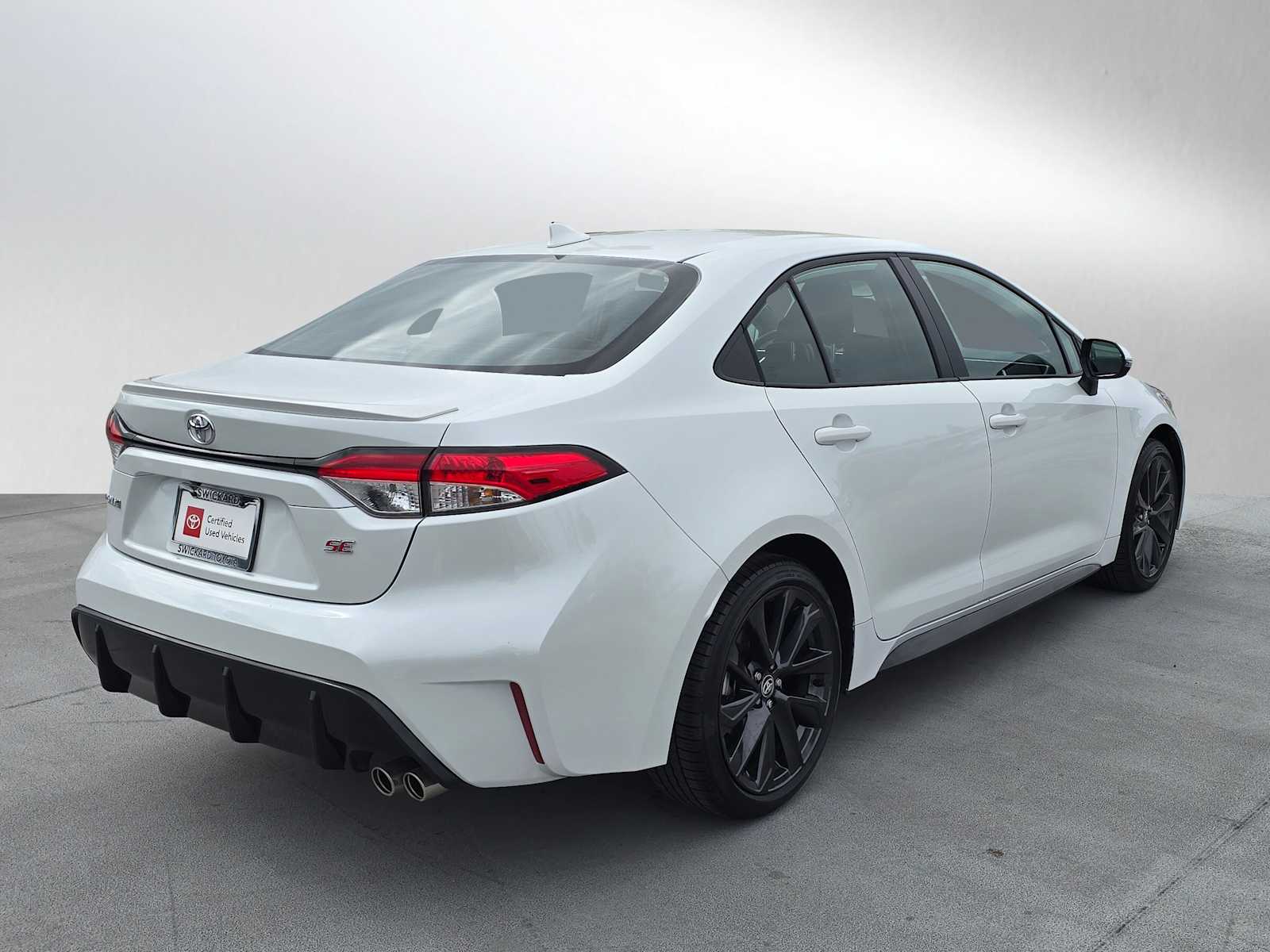 2025 Toyota Corolla SE photo 3