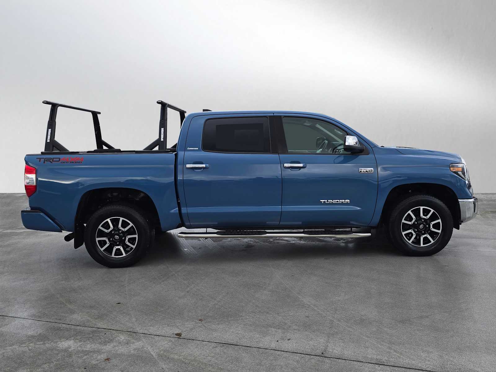 2020 Toyota Tundra Limited CrewMax photo 2