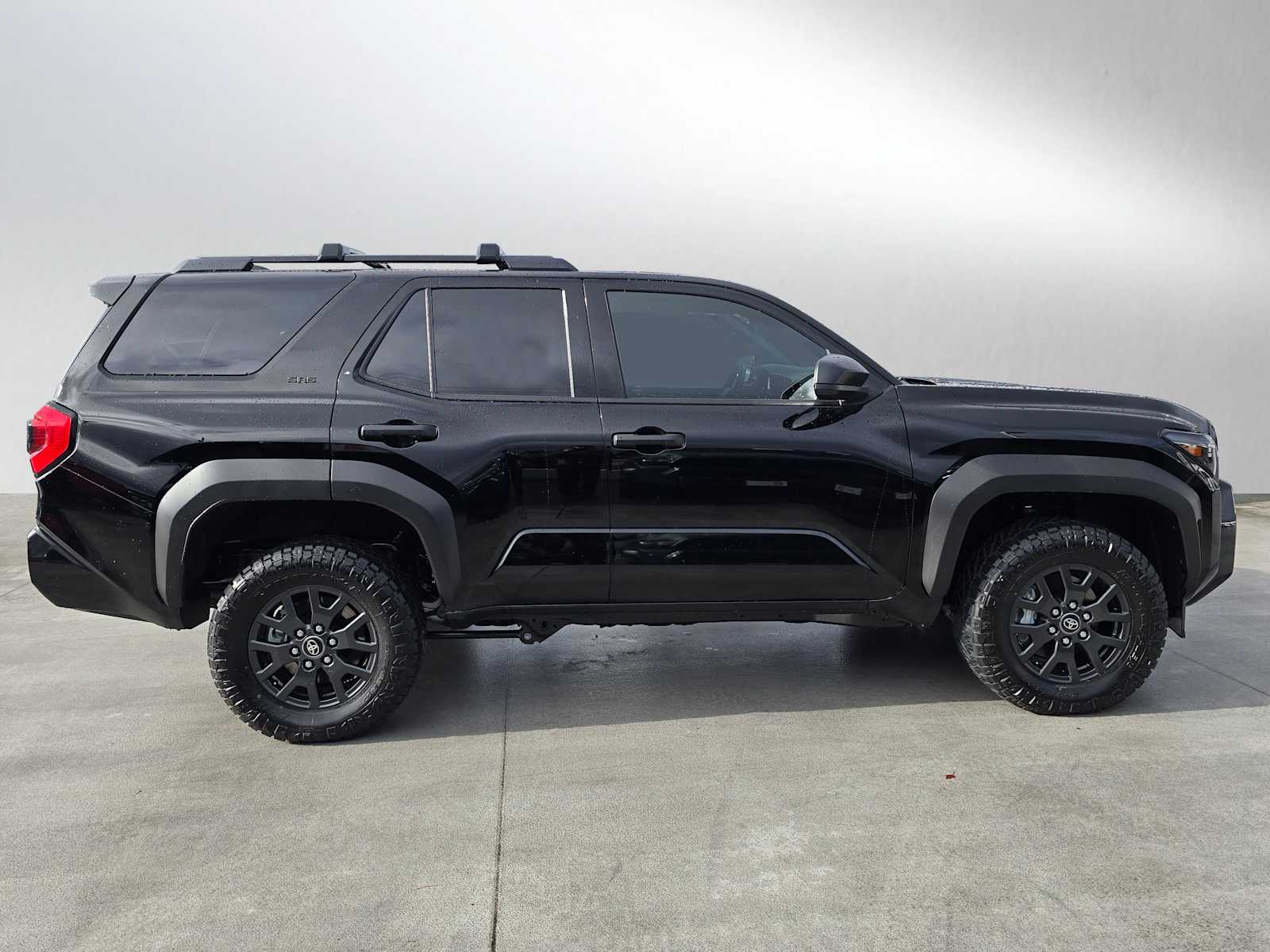 2025 Toyota 4Runner SR5 4WD photo 2