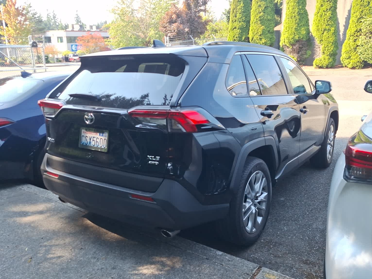 2025 Toyota RAV4 XLE Premium photo 3