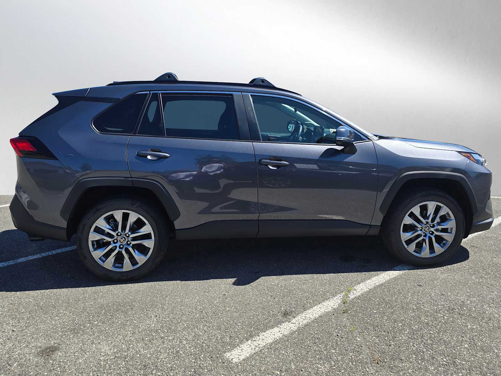 2025 Toyota RAV4 XLE Premium photo 2