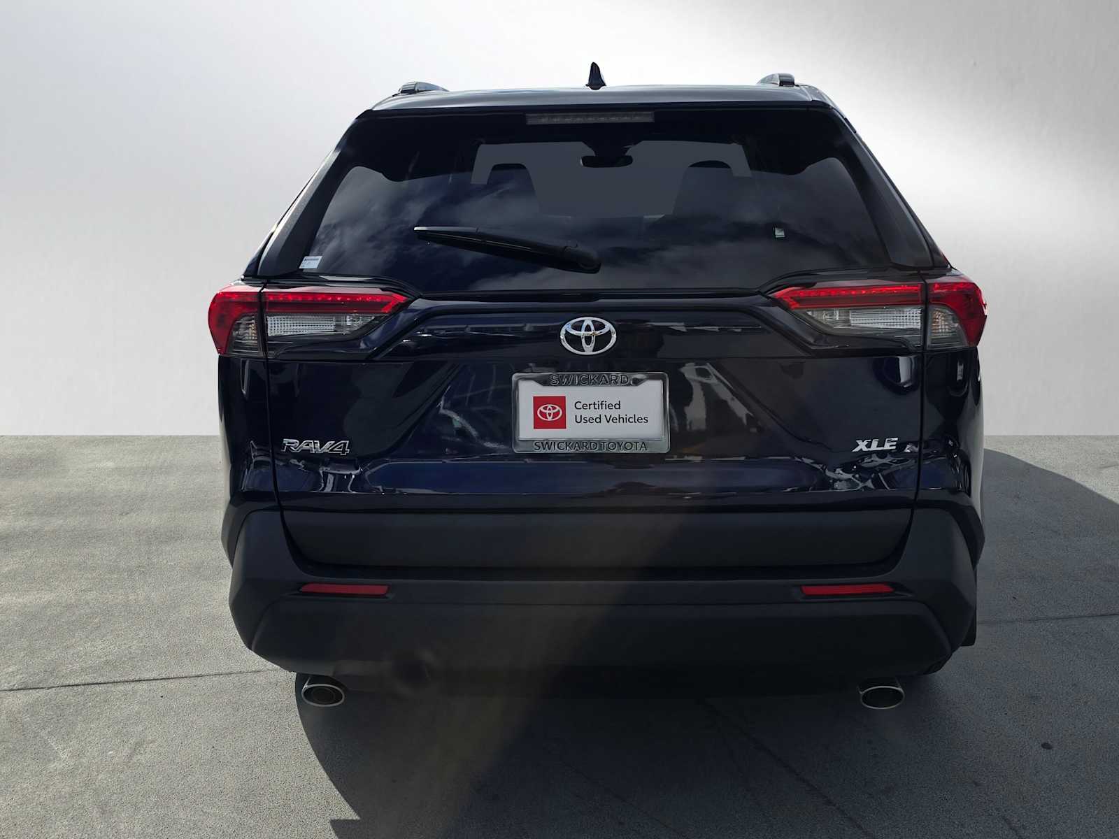 2025 Toyota RAV4 XLE photo 4