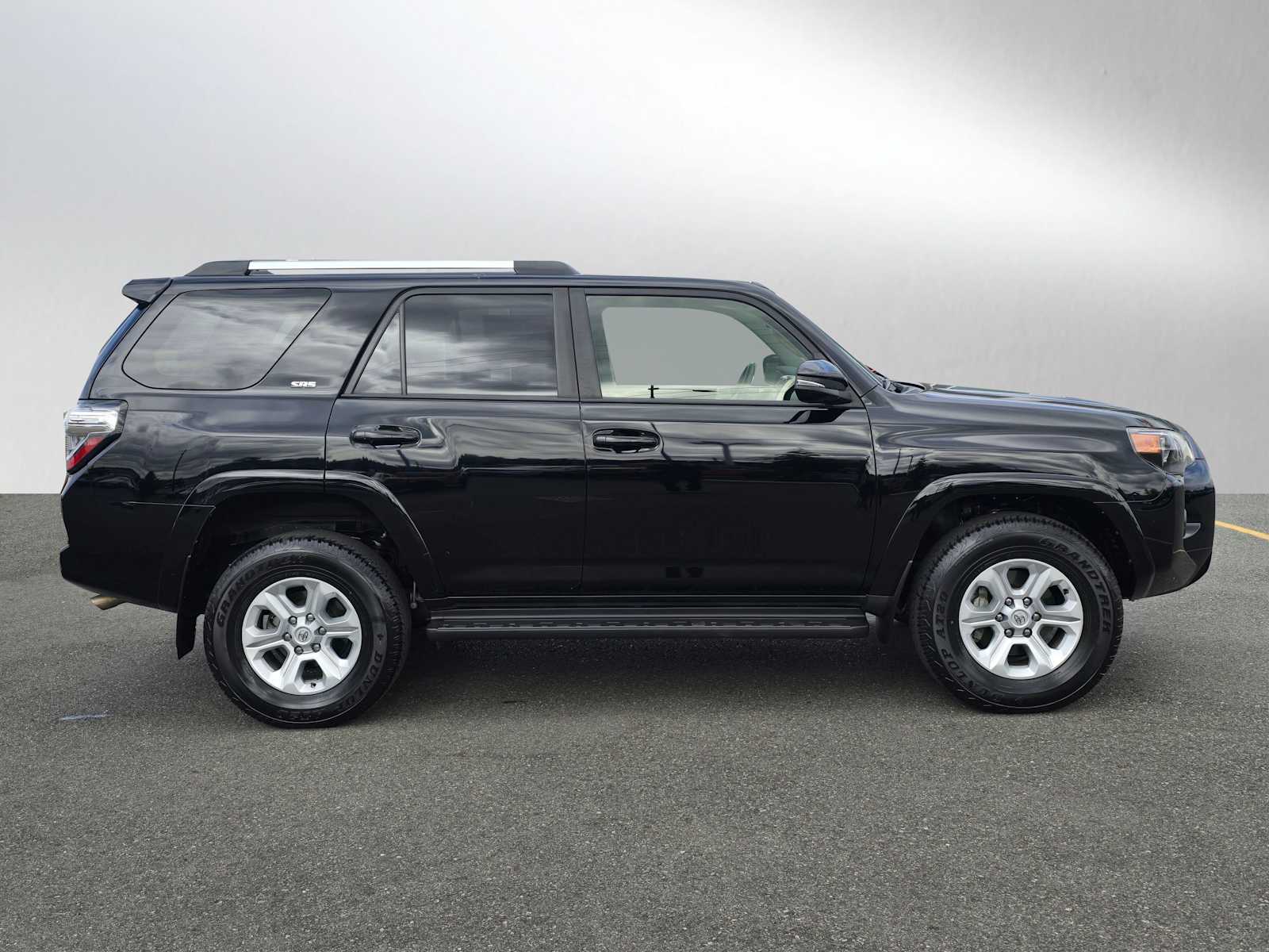 2024 Toyota 4Runner SR5 Premium photo 2