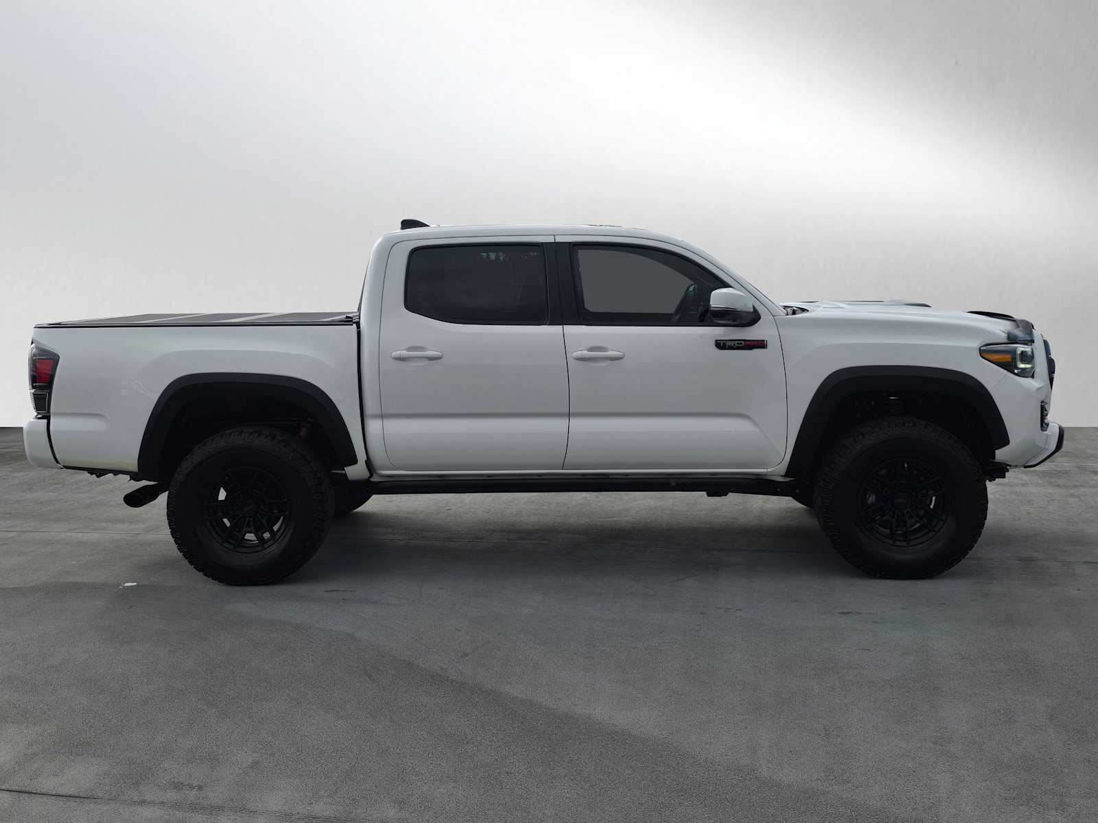 2020 Toyota Tacoma TRD Pro V6 photo 2