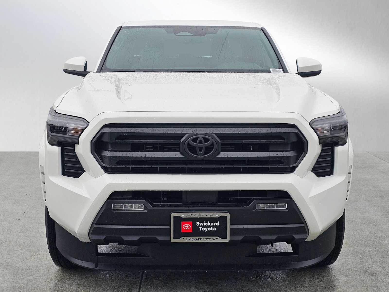 2024 Toyota Tacoma SR5 Double Cab photo 2