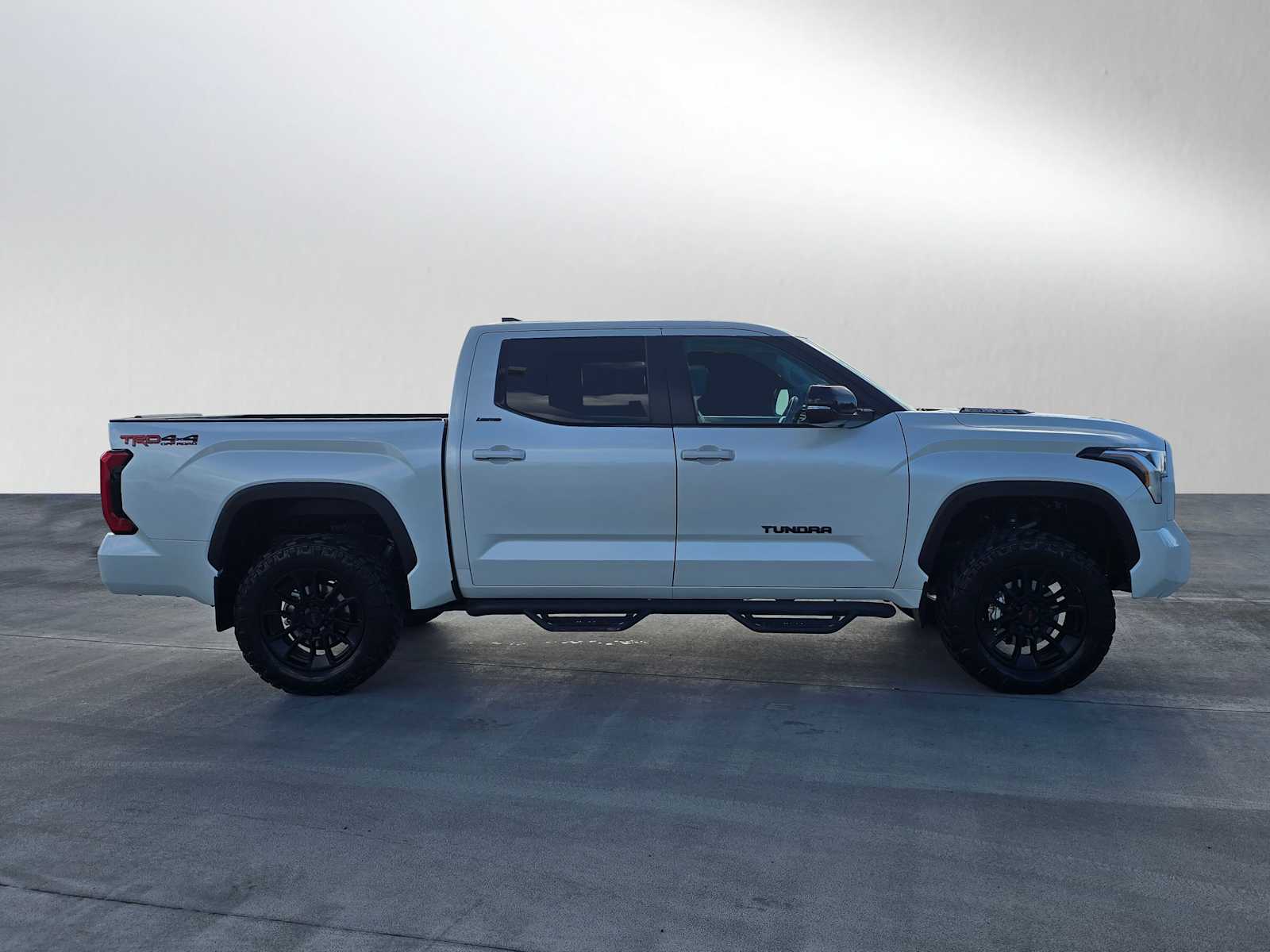 2024 Toyota Tundra Limited CrewMax photo 2