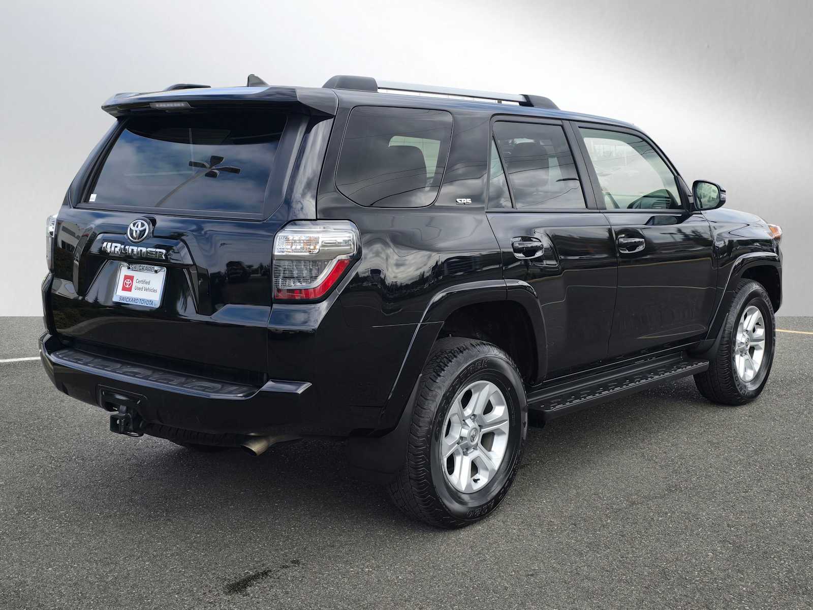 2024 Toyota 4Runner SR5 Premium photo 3