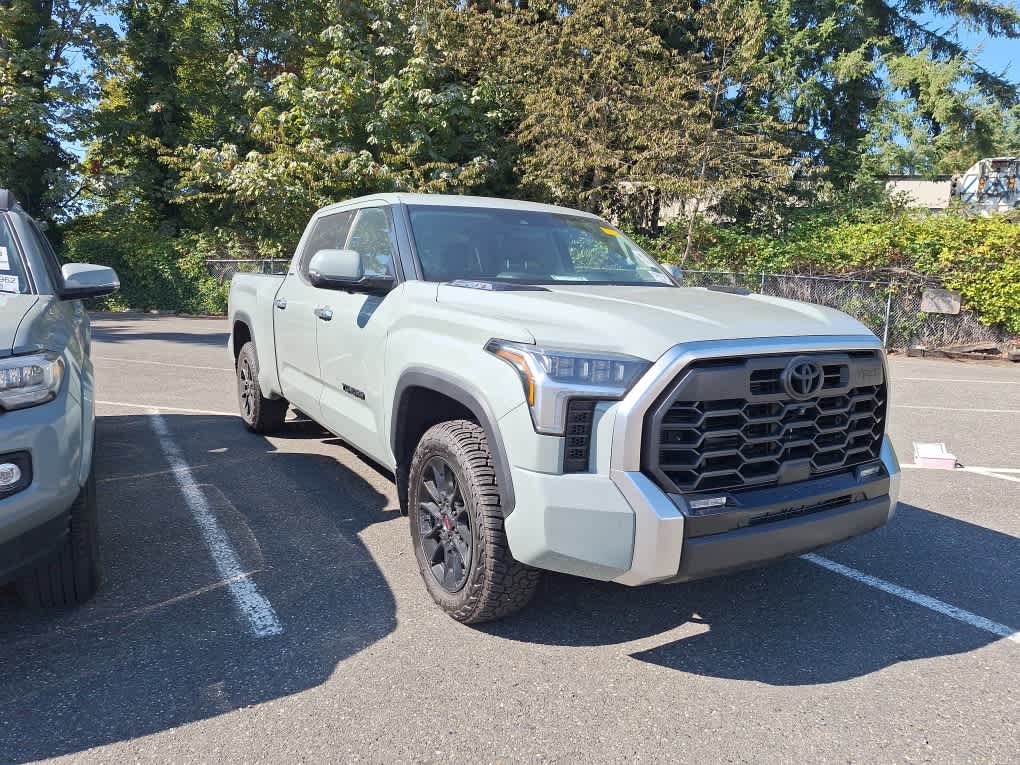 2023 Toyota Tundra Limited CrewMax photo 2