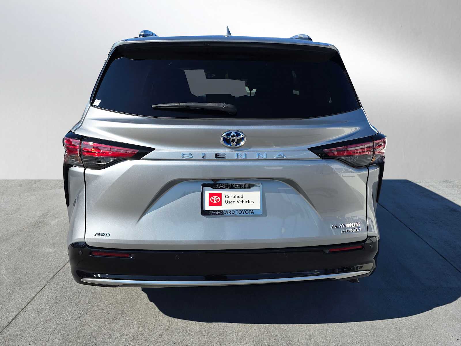 2023 Toyota Sienna Platinum photo 4