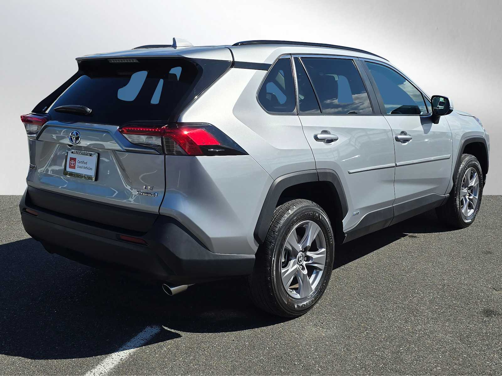 2023 Toyota RAV4 Hybrid LE photo 2