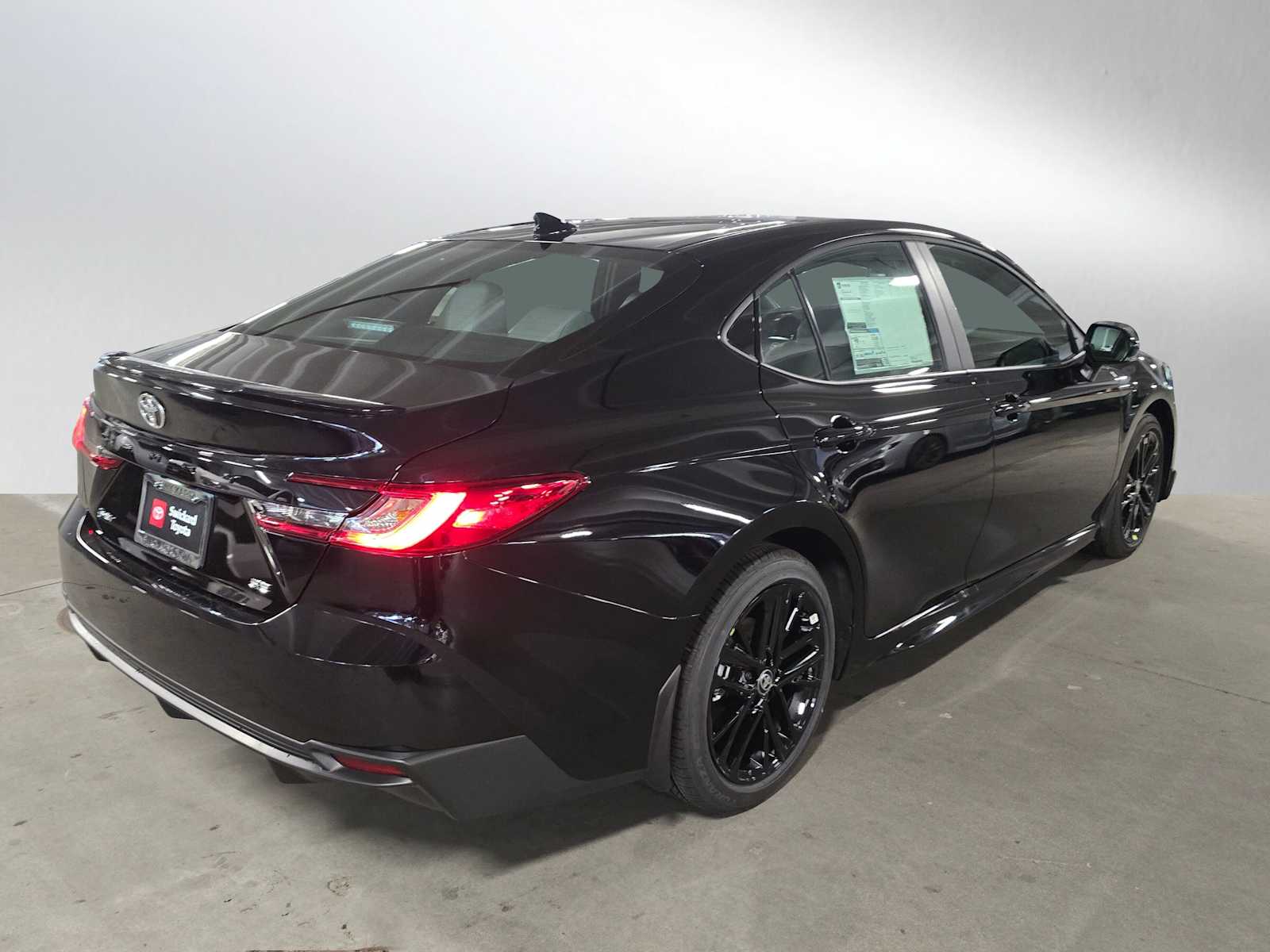 2025 Toyota Camry LE photo 3