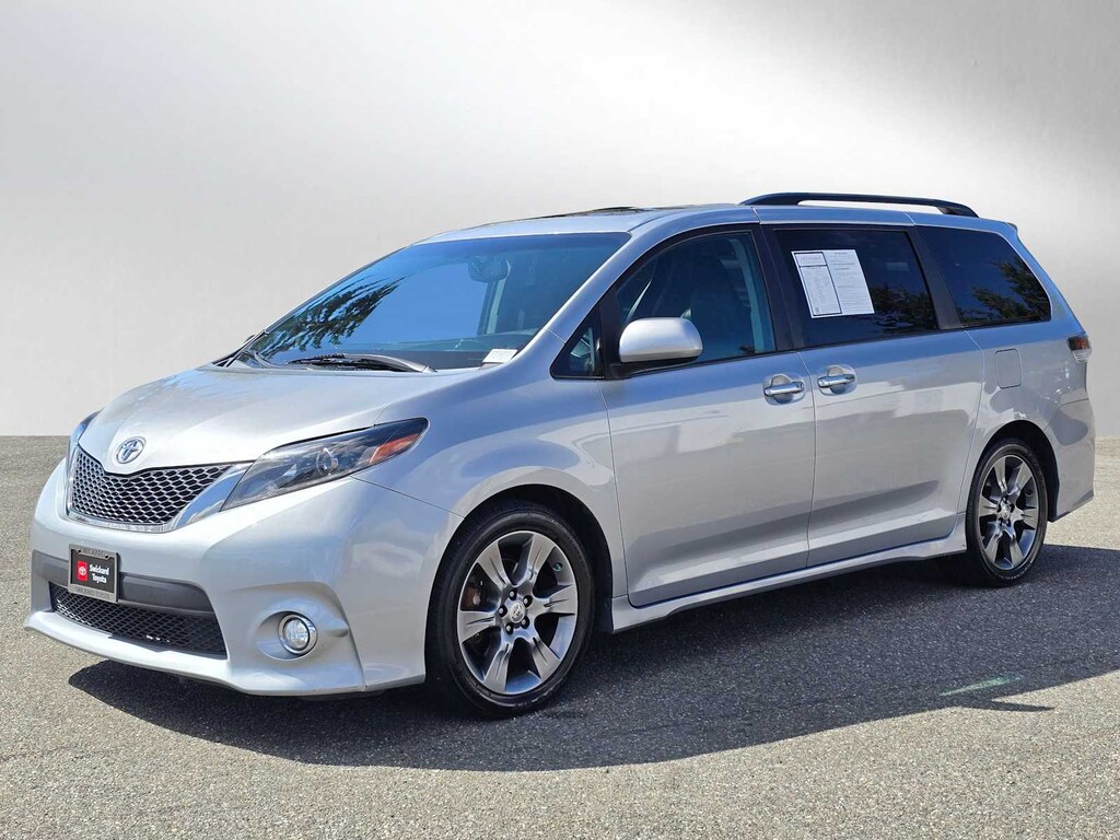 Used 2016 Toyota Sienna SE 8 Passenger Van