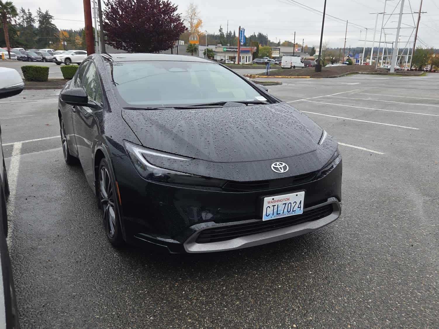 2024 Toyota Prius XLE photo 2