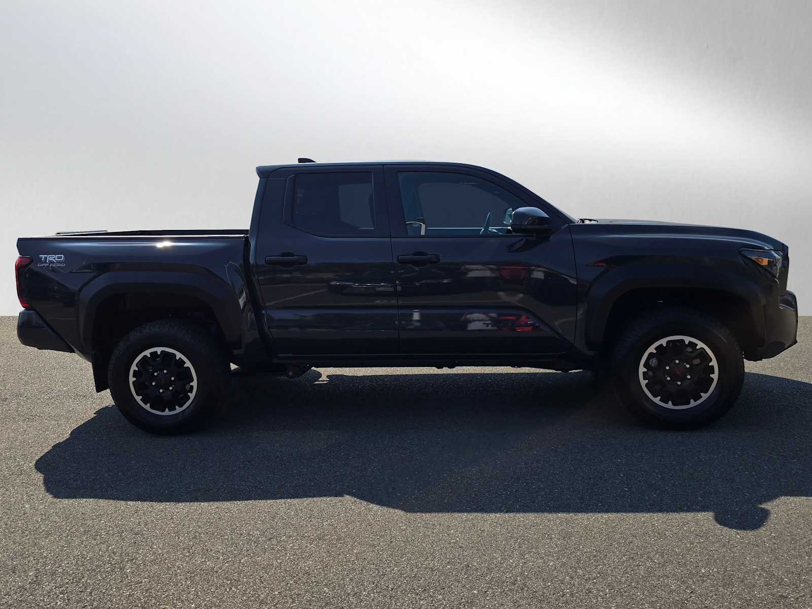 2024 Toyota Tacoma TRD Double Cab photo 2