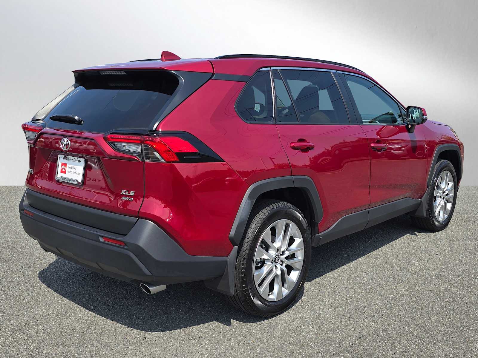 2025 Toyota RAV4 XLE Premium photo 3