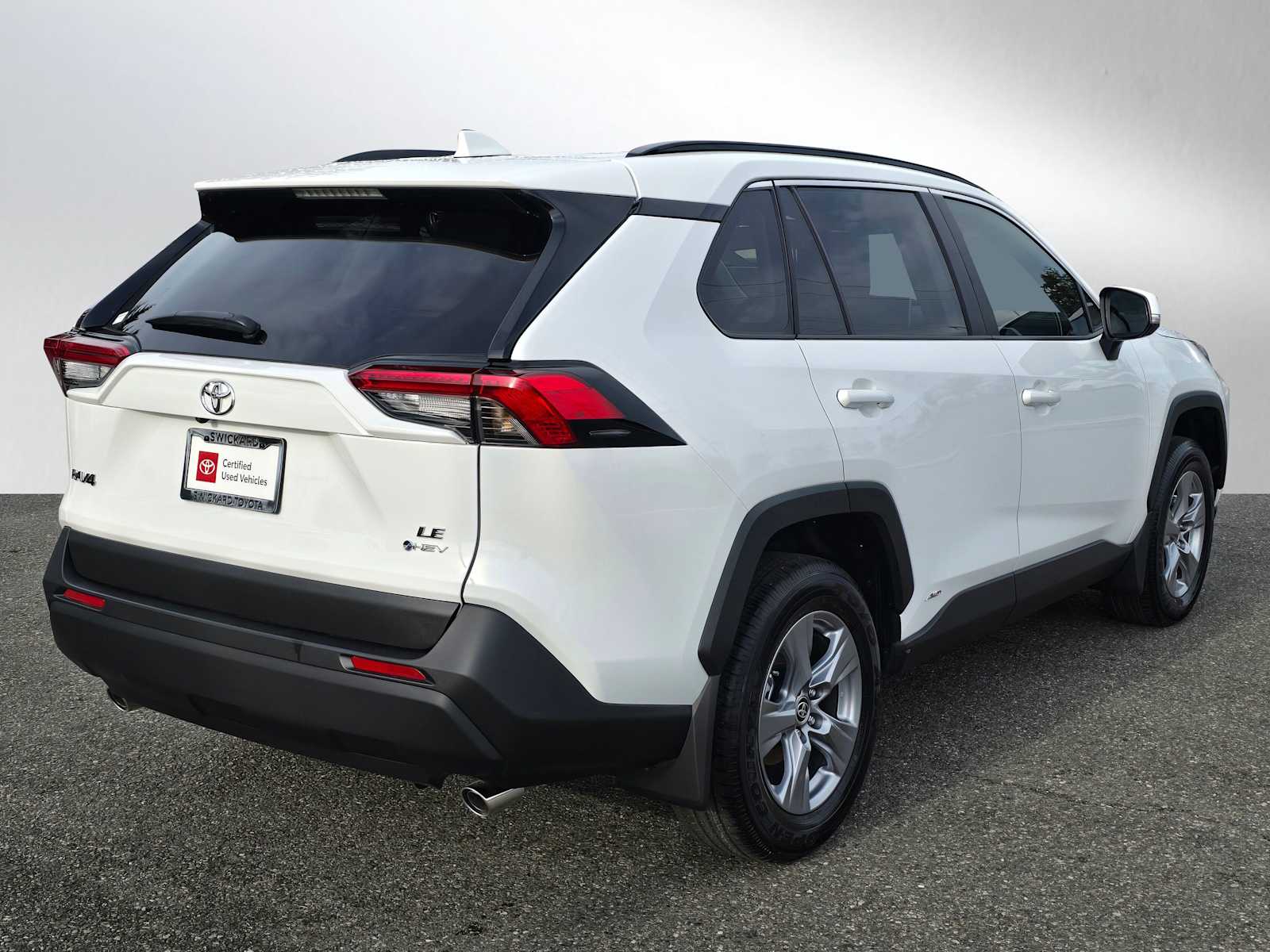 2025 Toyota RAV4 Hybrid LE photo 2
