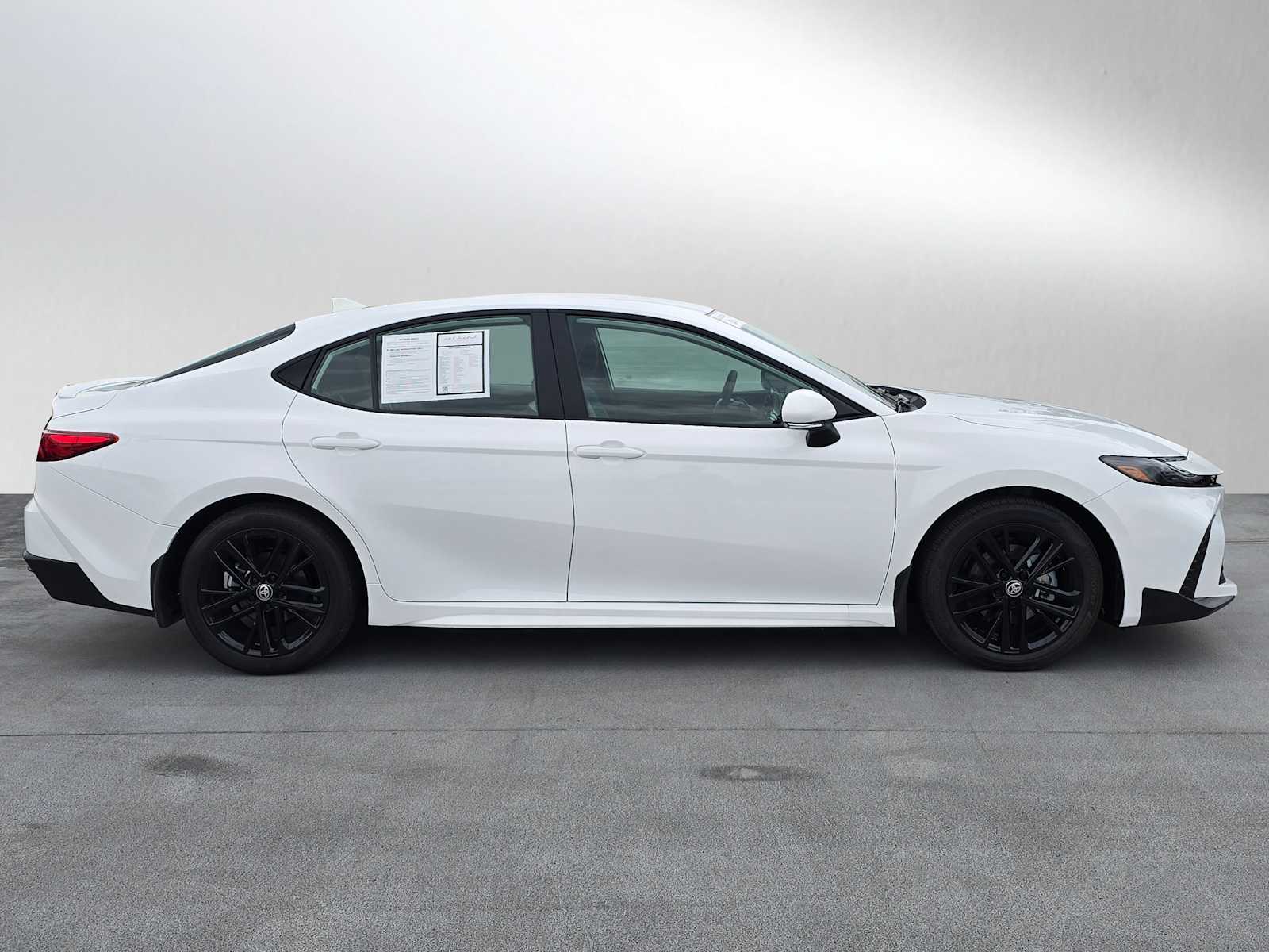 2025 Toyota Camry SE photo 2