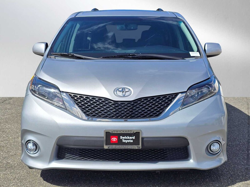 Used 2016 Toyota Sienna SE 8 Passenger Van