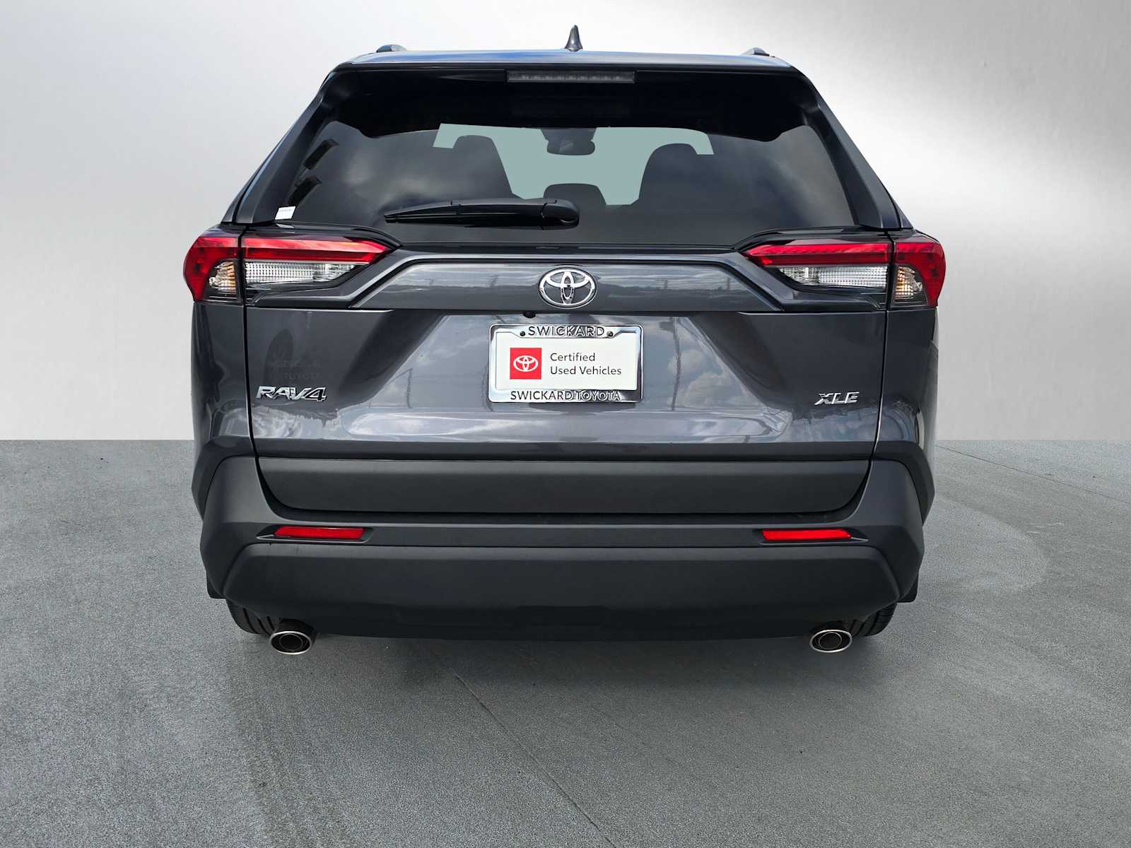 2025 Toyota RAV4 XLE photo 4