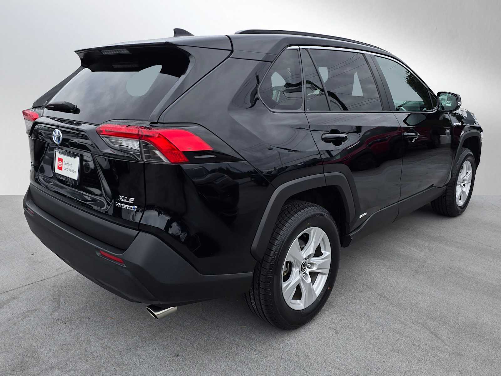 2021 Toyota RAV4 Hybrid XLE photo 3