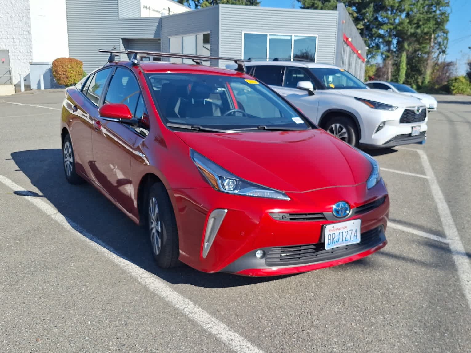 2019 Toyota Prius XLE AWD-e photo 2