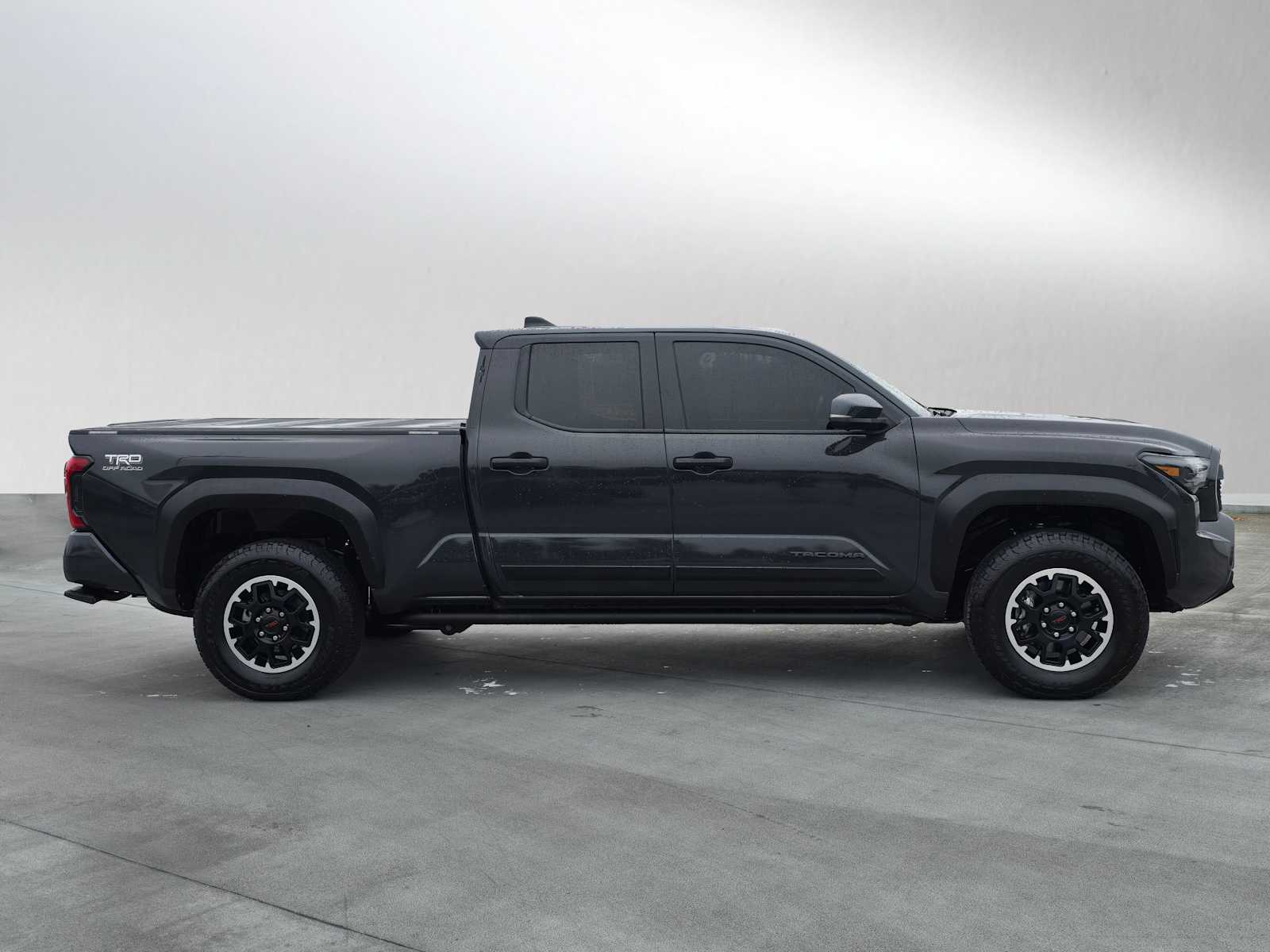 2024 Toyota Tacoma TRD Double Cab photo 2
