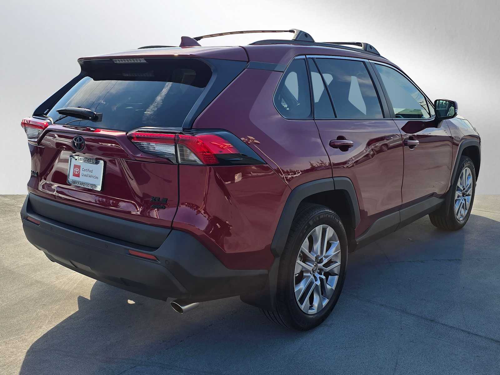 2025 Toyota RAV4 XLE Premium photo 3