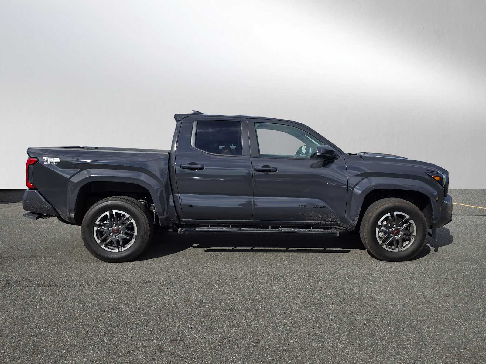 2025 Toyota Tacoma TRD Sport Double Cab photo 2