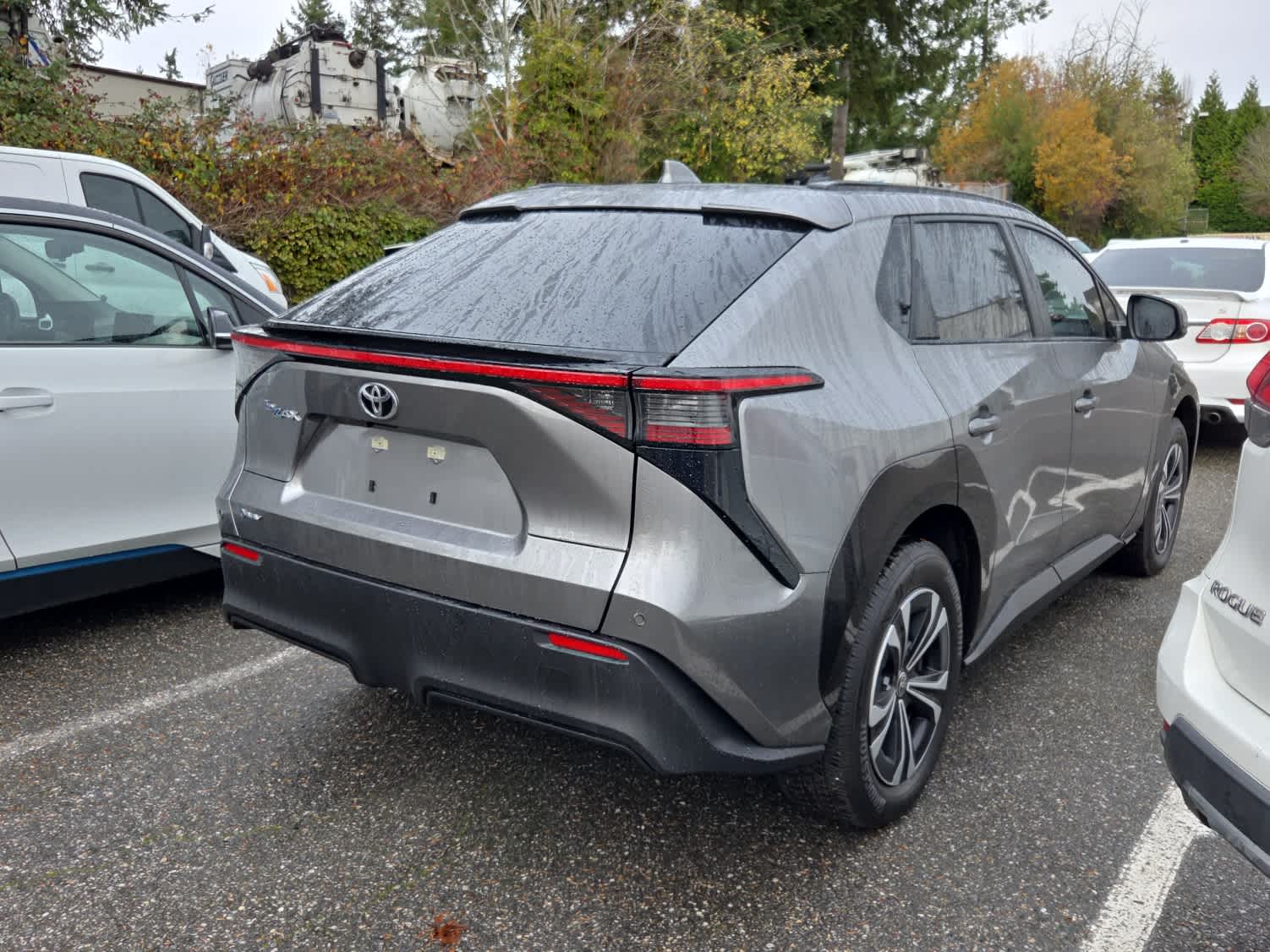 2024 Toyota bZ4X XLE photo 3