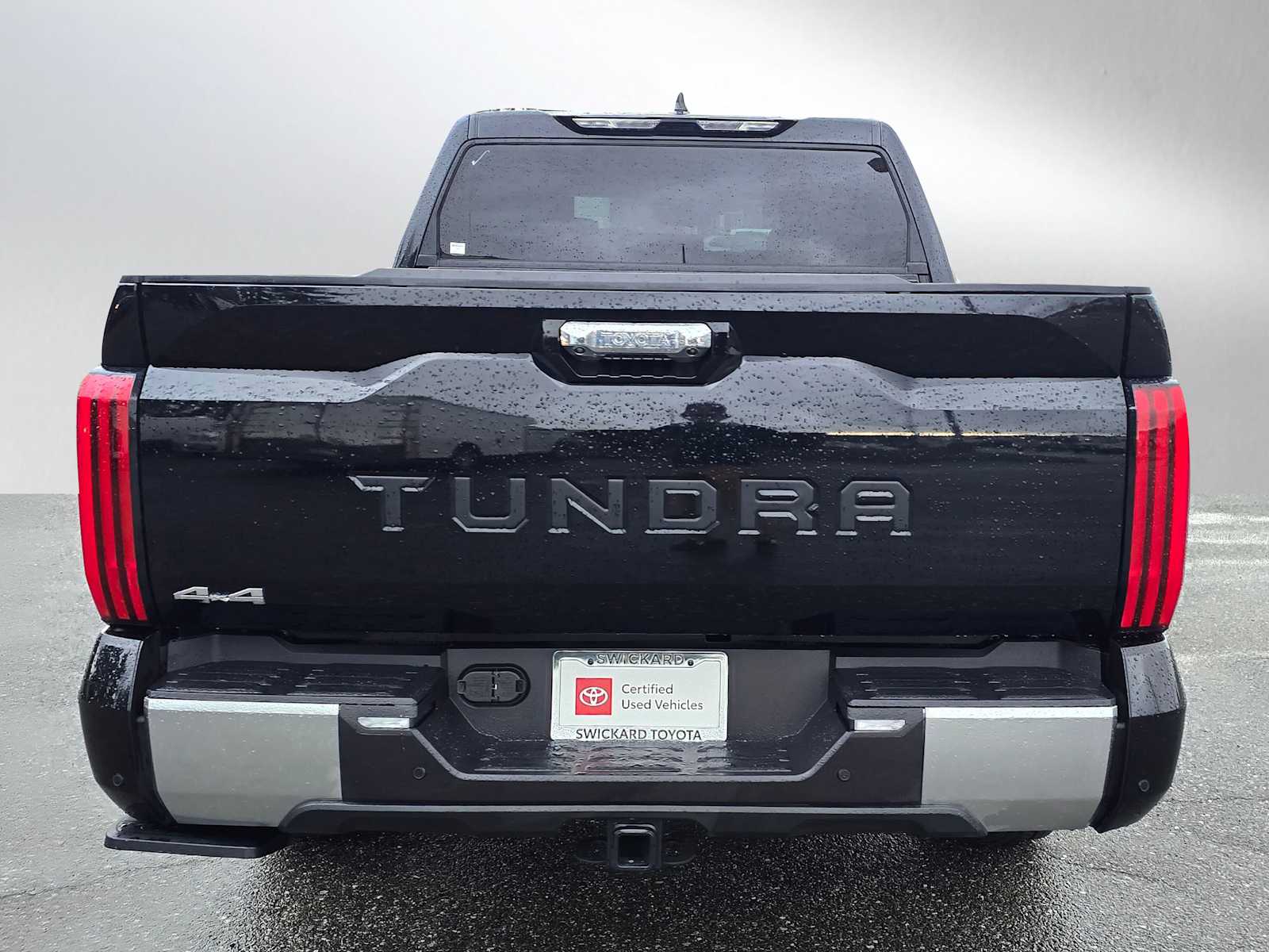 2025 Toyota Tundra Limited CrewMax photo 4