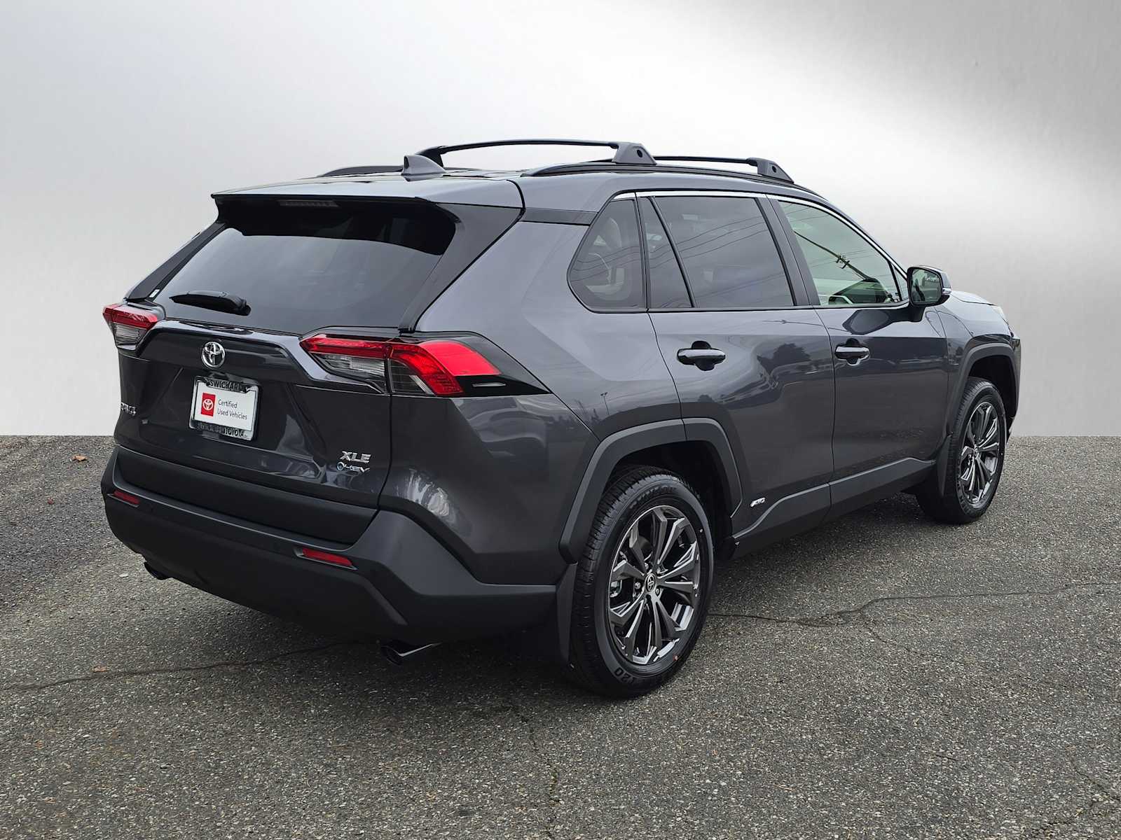 2025 Toyota RAV4 Hybrid XLE Premium photo 3