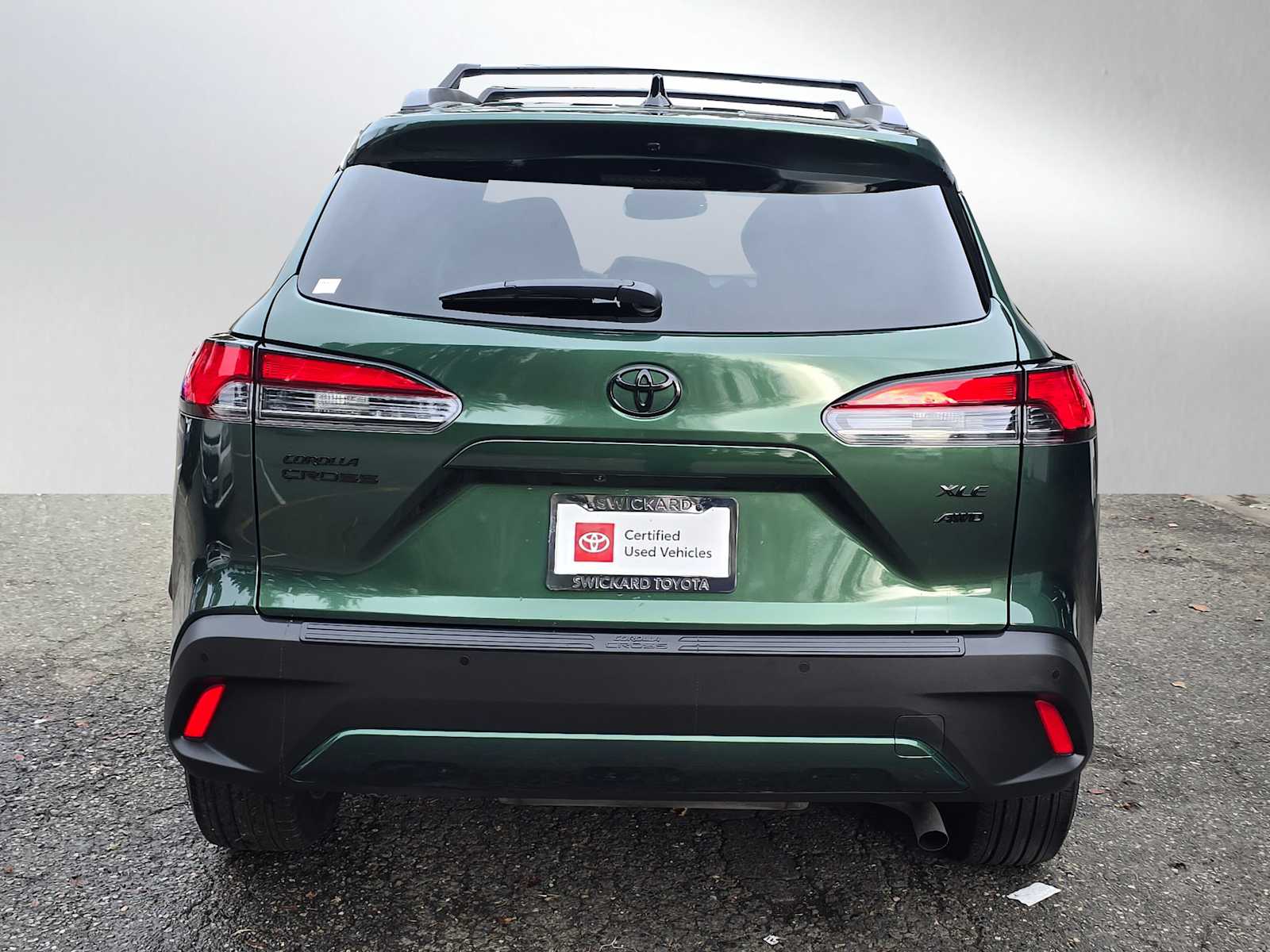 2025 Toyota Corolla Cross XLE photo 3