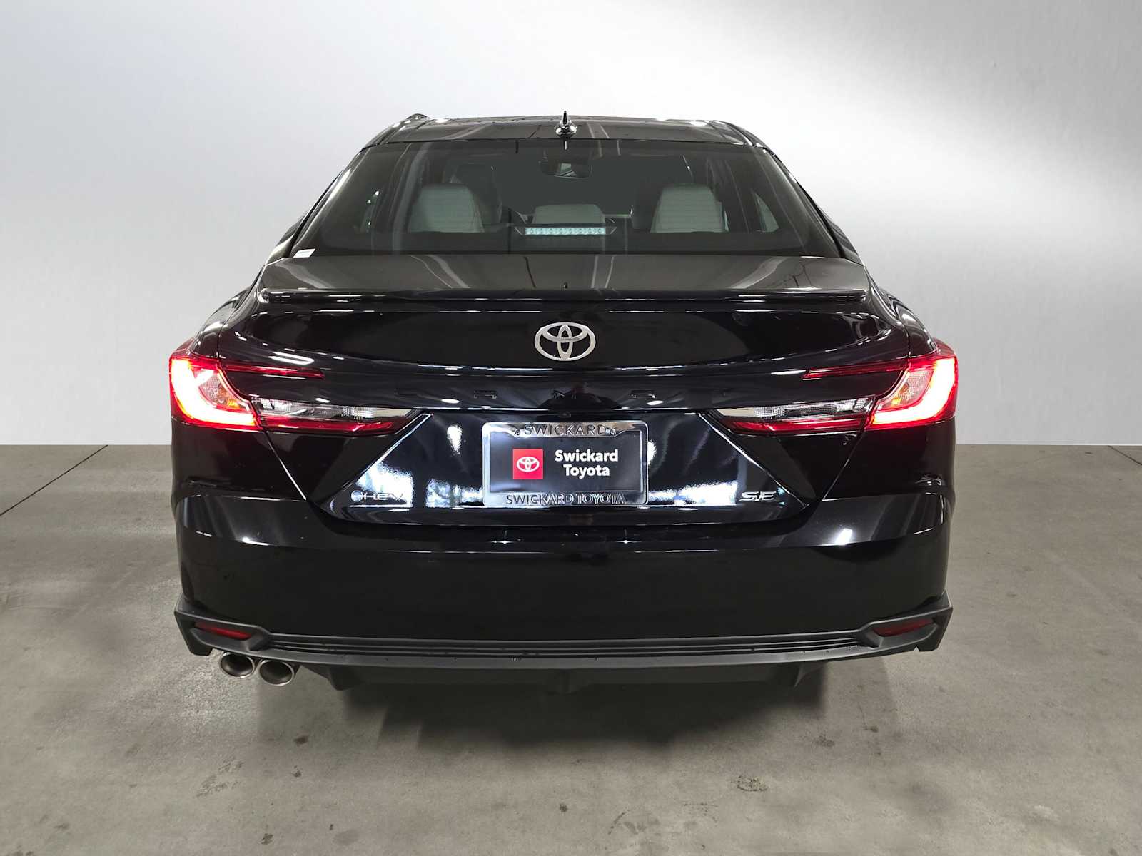 2025 Toyota Camry LE photo 4