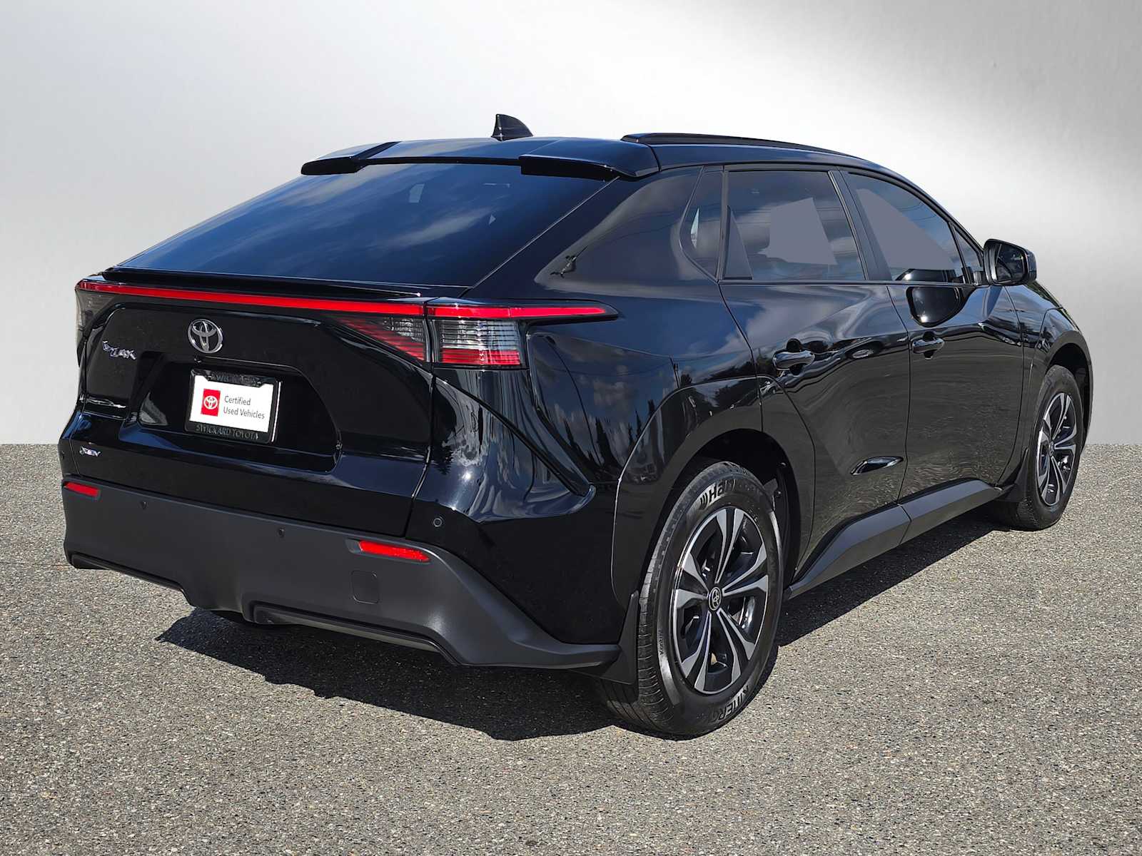 2024 Toyota bZ4X XLE photo 3